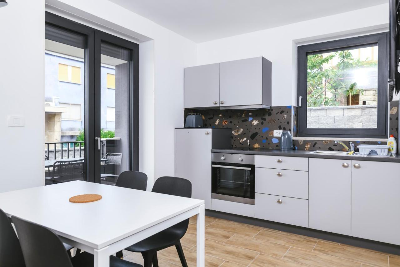 Sunsea Apartments Копер Экстерьер фото